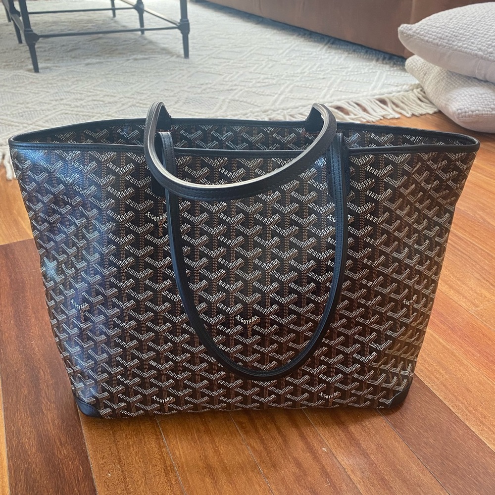 SOLD Authentic Goyard Artois MM (Black)